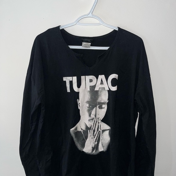 Bravado Tops - Tupac Praying Hands Black Graphic Long Sleeve Tee